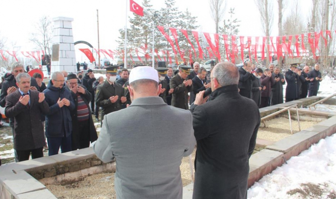 Alca şehitleri mezarları başında anıldı