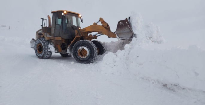 Erzurum’da 325 mahalleye ulaşım sağlanamıyor