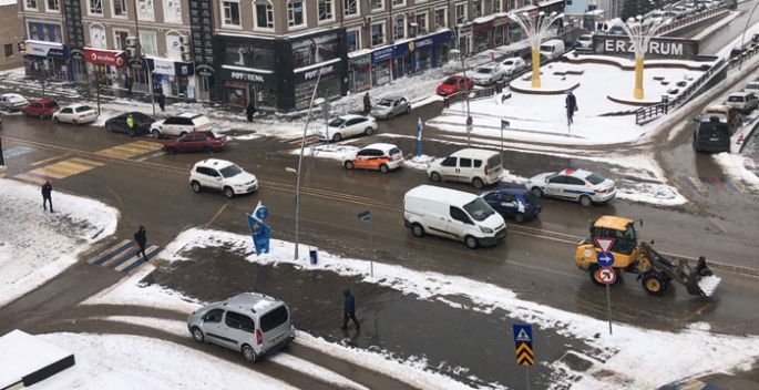 Erzurum'da soğuk hava etkili oluyor