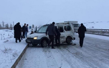  Erzurum’da trafik kazası: 2 yaralı 