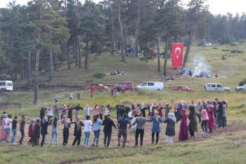  Güllüce köylüleri Carmek Yaylası’nda buluştular