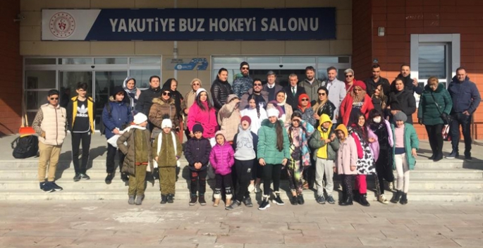 İranlılar Yakutiye Buz Hokeyi Salonuna hayran kaldı