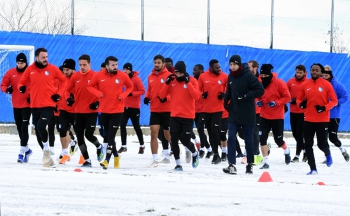 Mehmet Özdilek: Fenerbahçe'nin başında Yanal'ın olması bizi etkilemez!