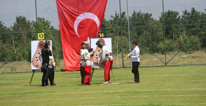 Okçular hedefe kilitlendi