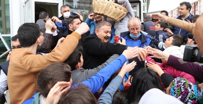 Palandöken Belediyesi çocukların gönlüne dokundu