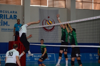 Palandöken Belediyespor 3 te 3 yaptı 