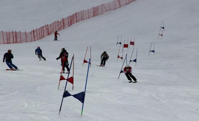 Palandöken’de sporcular kıyasıya mücadele etti