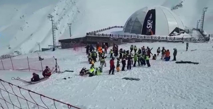 Snowboard Türkiye Şampiyonası Palandöken'de başladı